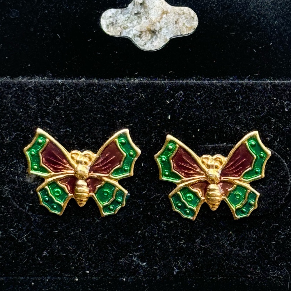 Simply whispers butterfly stud earrings